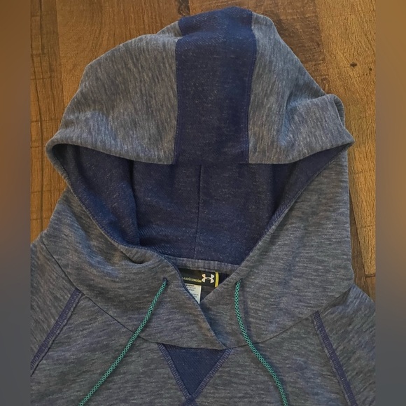 Under Armour crop Womens hoodie Sz medium semi fitted blue pocket drawstring - Picture 2 of 6